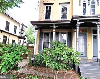 317 N 33rd Street - Photo Thumbnail 1