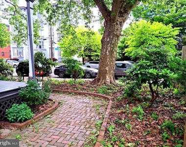 317 N 33rd Street - Photo Thumbnail 2