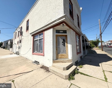 1201 Arch Street - Photo Thumbnail 1