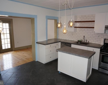 535 Sandy Street - Photo Thumbnail 5