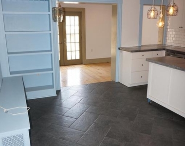 535 Sandy Street - Photo Thumbnail 6