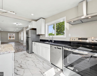 1015 Mcclenahan Terrace - Photo Thumbnail 7