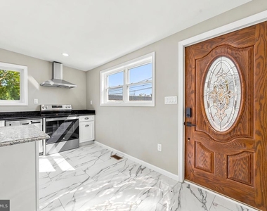 1015 Mcclenahan Terrace - Photo Thumbnail 10