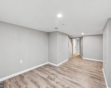 1015 Mcclenahan Terrace - Photo Thumbnail 20