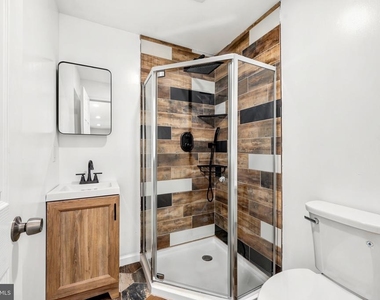 1015 Mcclenahan Terrace - Photo Thumbnail 11