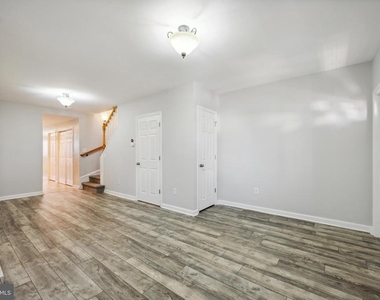 113 S Worthington Street - Photo Thumbnail 8