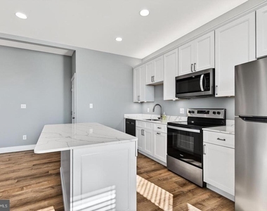 329 S High Street - Photo Thumbnail 4