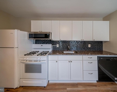 103 S Walnut Street - Photo Thumbnail 4