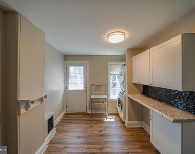 103 S Walnut Street - Photo Thumbnail 5