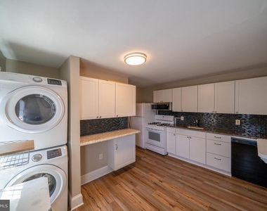 103 S Walnut Street - Photo Thumbnail 2