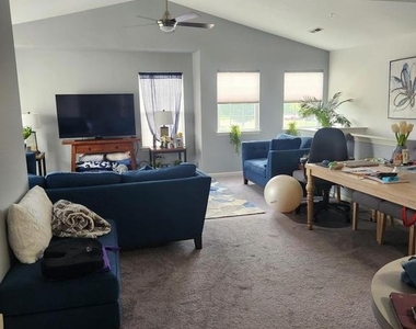 121 Horseshoe Drive - Photo Thumbnail 5