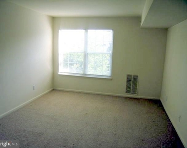 18010 Beacon Hill Drive - Photo Thumbnail 9