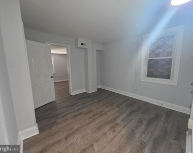 714 Roebling Avenue - Photo Thumbnail 5