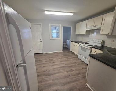 714 Roebling Avenue - Photo Thumbnail 4