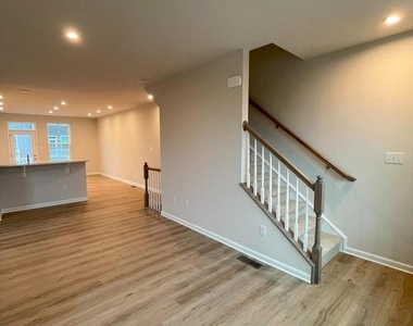 2 Sidney Lane - Photo Thumbnail 9