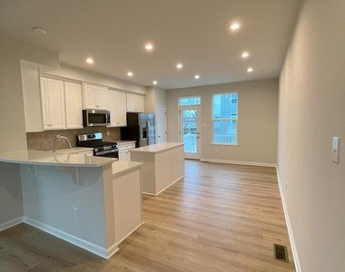 2 Sidney Lane - Photo Thumbnail 5