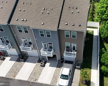 2 Sidney Lane - Photo Thumbnail 4