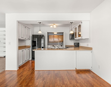 730 Cliffs Drive - Photo Thumbnail 11