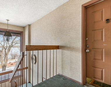 730 Cliffs Drive - Photo Thumbnail 4