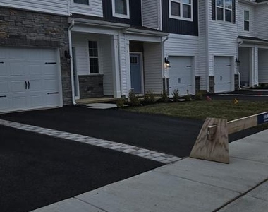 10 Reagan Lane - Photo Thumbnail 2