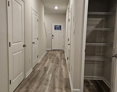 10 Reagan Lane - Photo Thumbnail 3