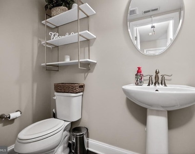 101 Isabelle Court - Photo Thumbnail 25
