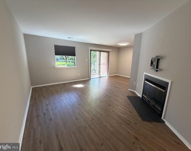 402 Cypress Point Circle - Photo Thumbnail 2