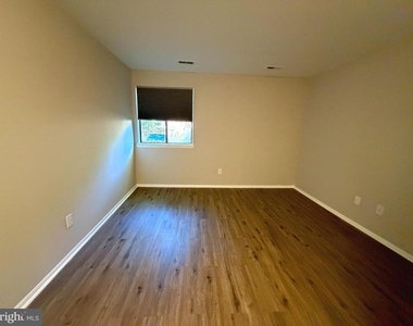 402 Cypress Point Circle - Photo Thumbnail 6