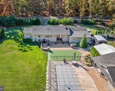 367 Hartford Road - Photo Thumbnail 31