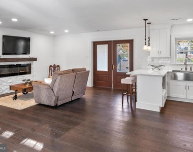 367 Hartford Road - Photo Thumbnail 5
