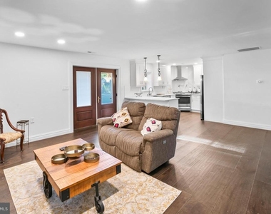 367 Hartford Road - Photo Thumbnail 27