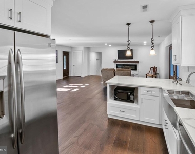 367 Hartford Road - Photo Thumbnail 9