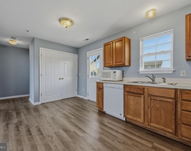 219 N Brown Street - Photo Thumbnail 7