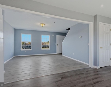 219 N Brown Street - Photo Thumbnail 4