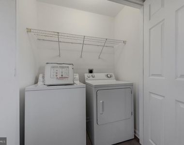 219 N Brown Street - Photo Thumbnail 8