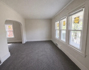 5856 Barrett Street - Photo Thumbnail 4