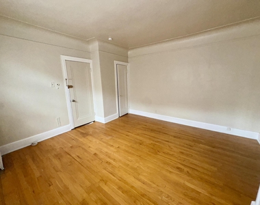 2681 Pasadena Street - Photo Thumbnail 2