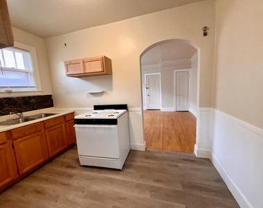 2681 Pasadena Street - Photo Thumbnail 3