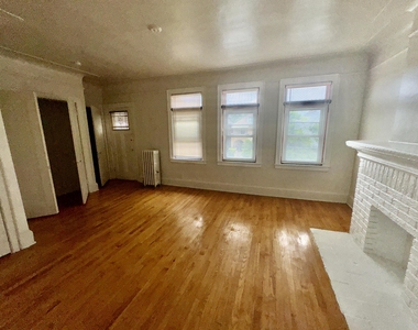 2681 Pasadena Street - Photo Thumbnail 2
