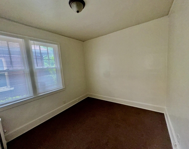 2681 Pasadena Street - Photo Thumbnail 7