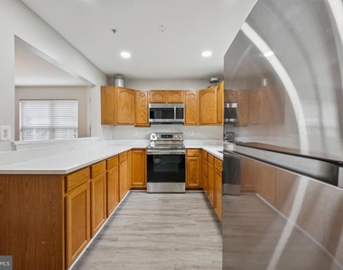 3709 38th Avenue - Photo Thumbnail 6