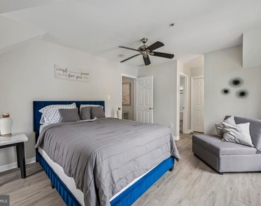 3709 38th Avenue - Photo Thumbnail 13