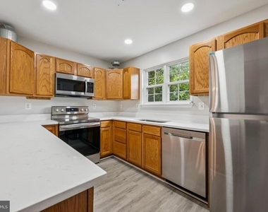 3709 38th Avenue - Photo Thumbnail 5