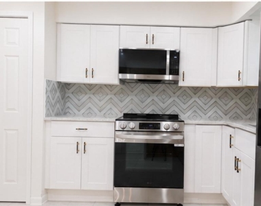 12907 Marcia Place - Photo Thumbnail 4