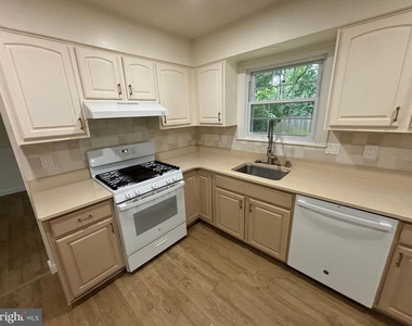 18428 Gardenia Way - Photo Thumbnail 2