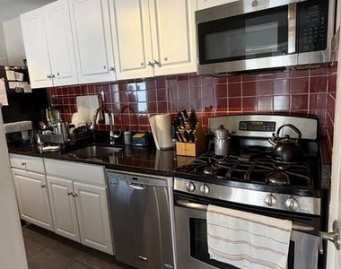 5113 Crossfield Court - Photo Thumbnail 7