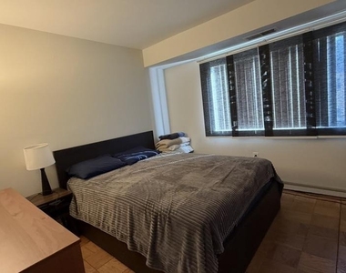 5113 Crossfield Court - Photo Thumbnail 3