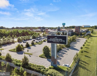 14103 Byrne Park Drive - Photo Thumbnail 21