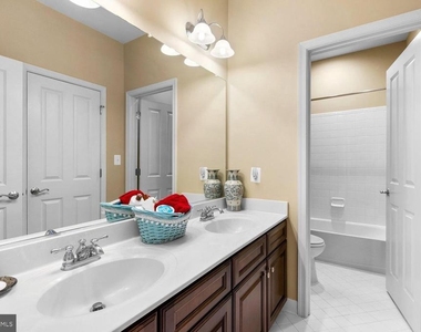14103 Byrne Park Drive - Photo Thumbnail 10
