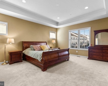 14103 Byrne Park Drive - Photo Thumbnail 7